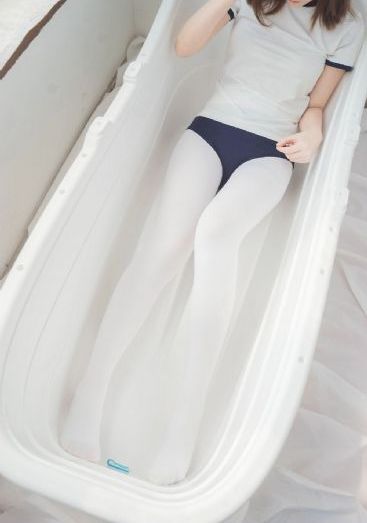 大胸比基尼美女视频_DVD国语在线观看