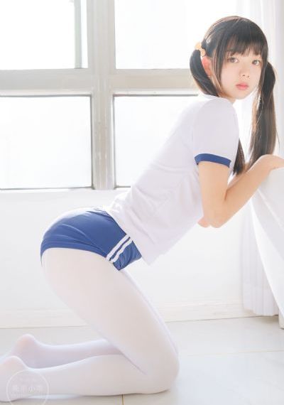 亲嘴伸进内衣揉胸口激烈视频_720免费电视剧